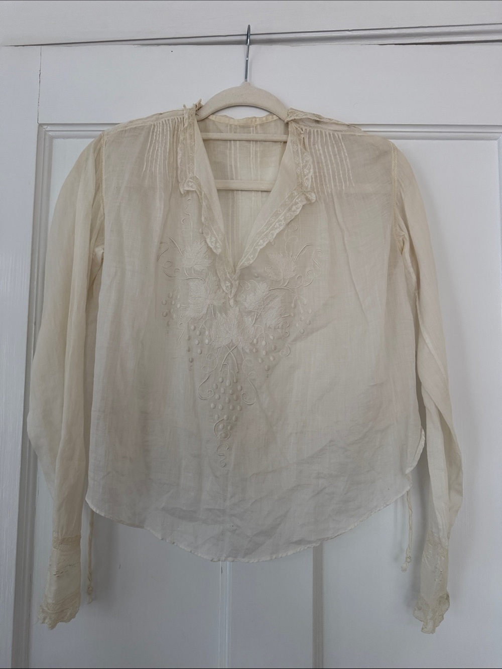 Vintage Victorian Ivory Embroidered Long-Sleeve Women's Blouse